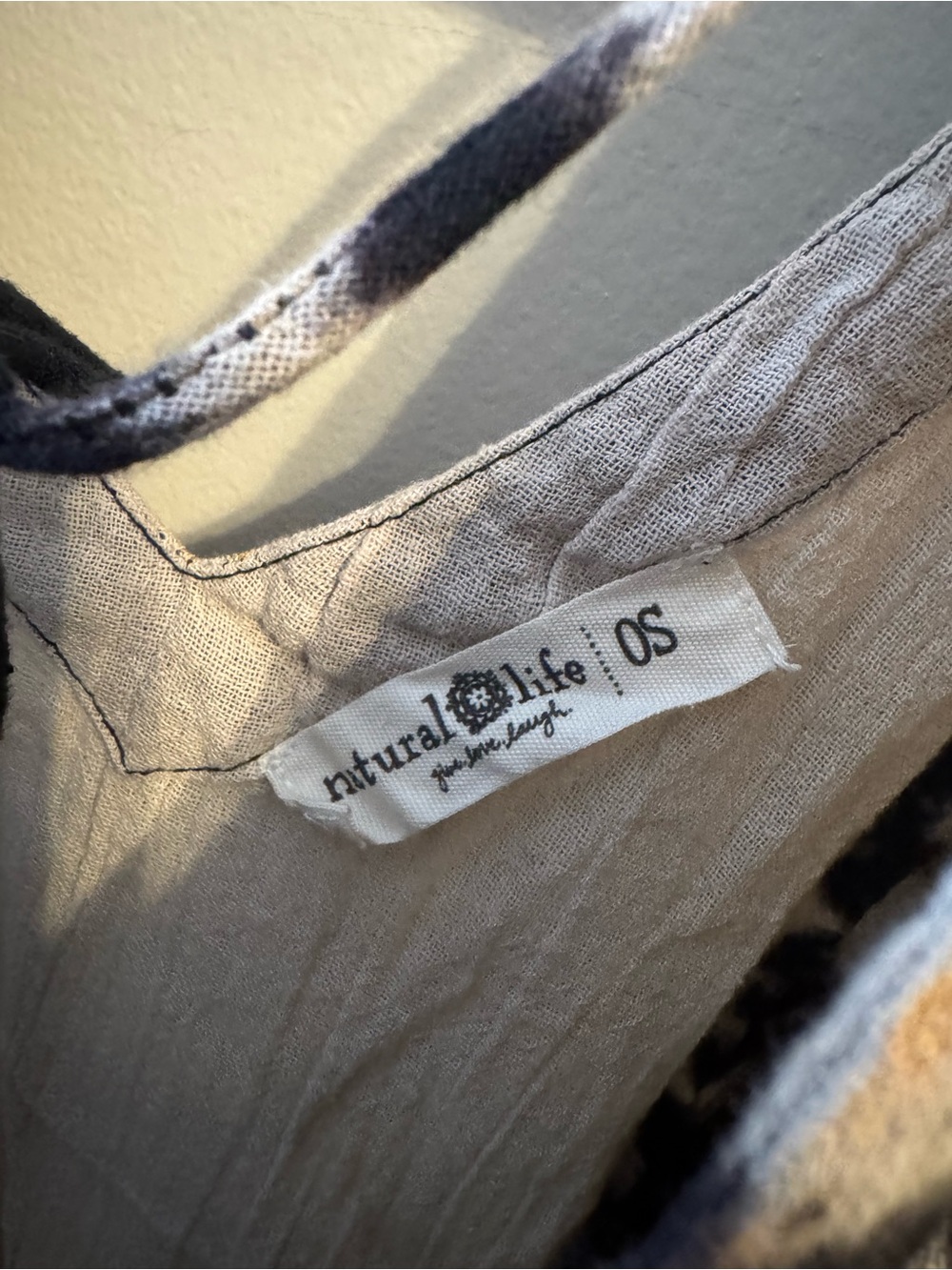 NATURAL LIFE Black & Cream Tie-Dye Heart V-Neck Tunic - Picture 3 of 4